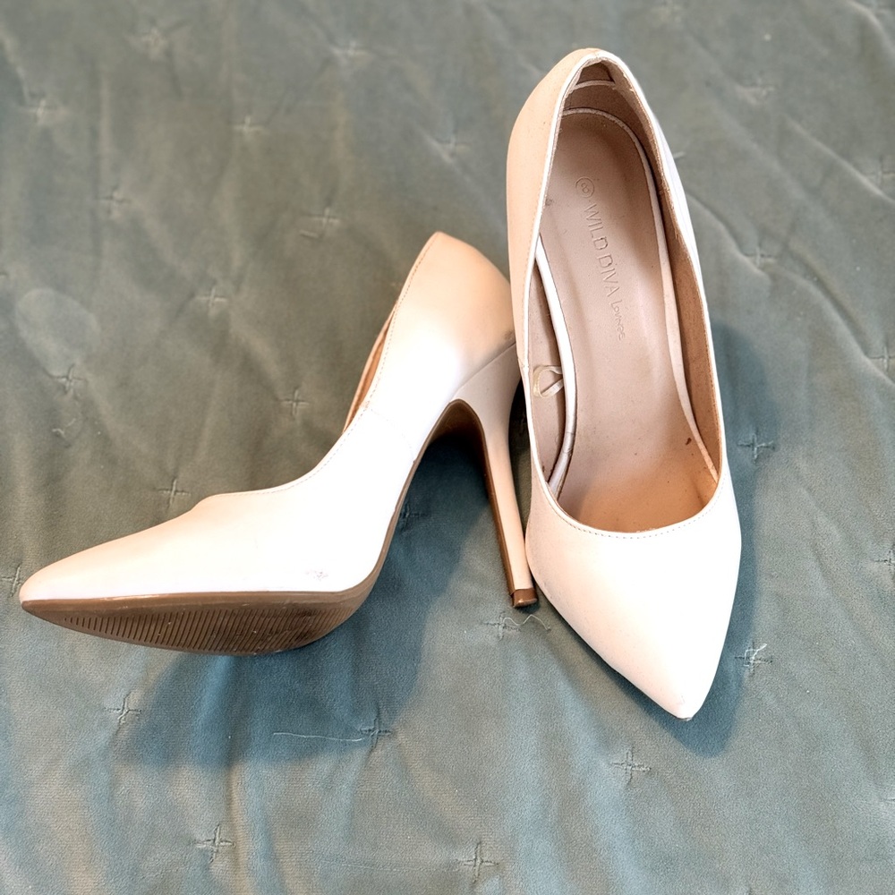 SOLD White heeled pumps size 8 in excellent condition - Picture 4 of 5